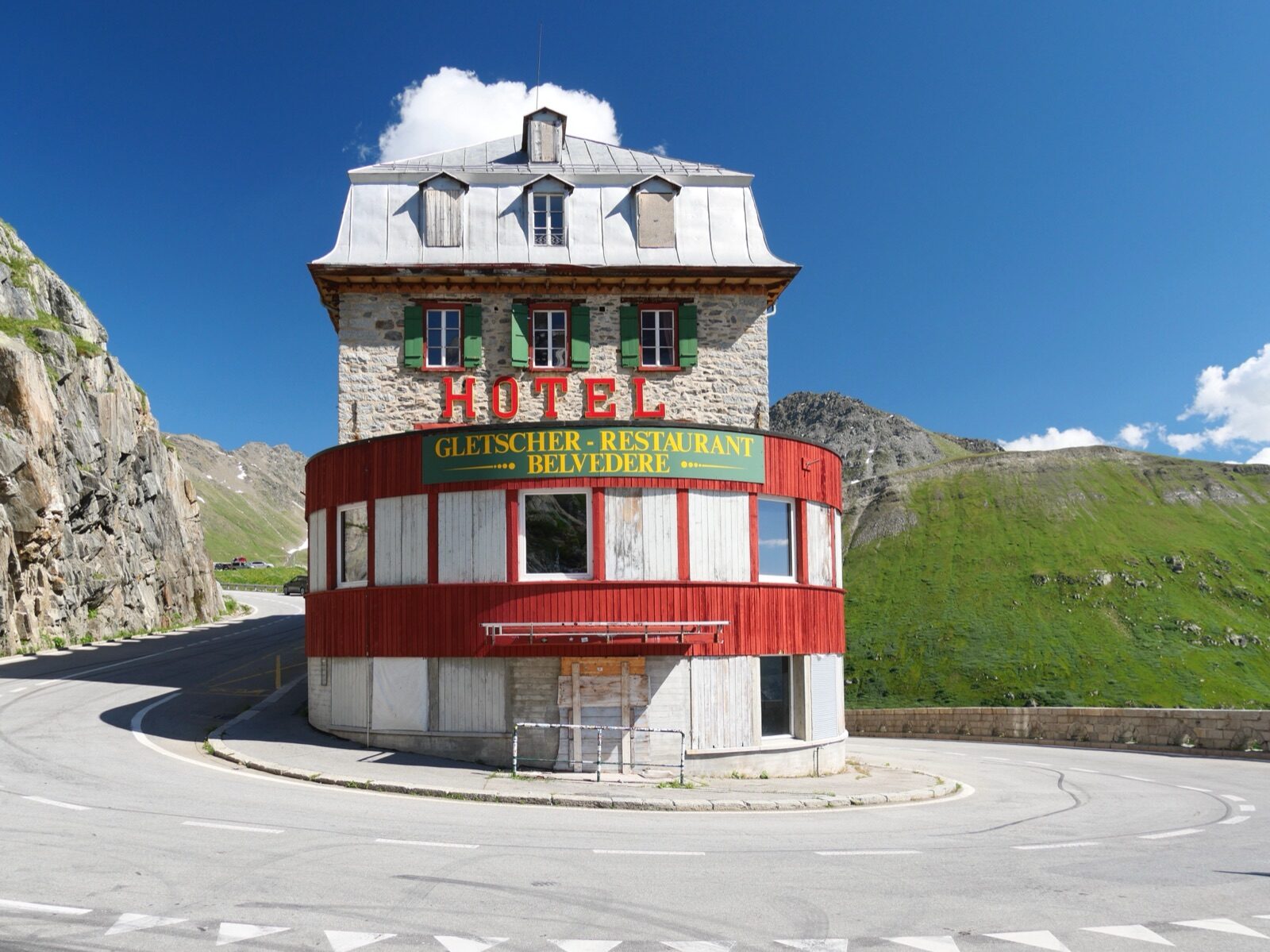 From the Furka Pass to the Rhône Glacier